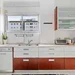 Bright&Spacious Three-Bed Apartment in Lisbon